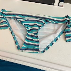 NWOT Ella moss striped bikini bottoms
